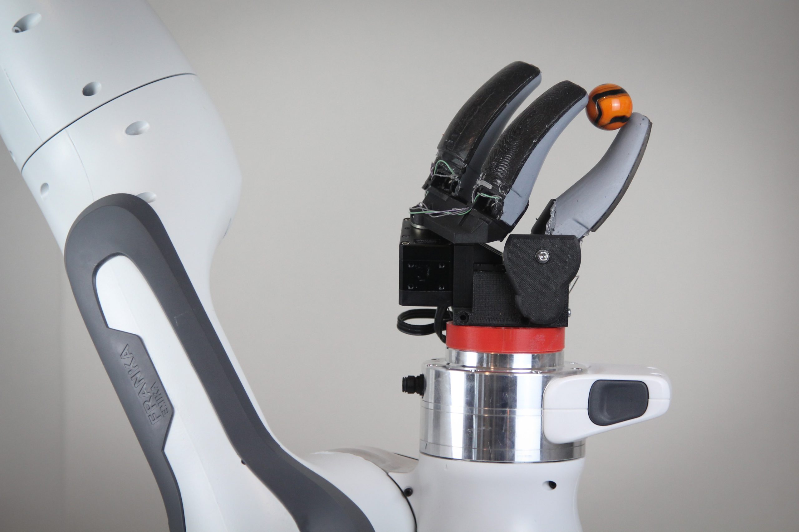 Read more about the article حسگر انگشتی شکل ربات های ماهرتر را قادر می سازد |  اخبار MIT